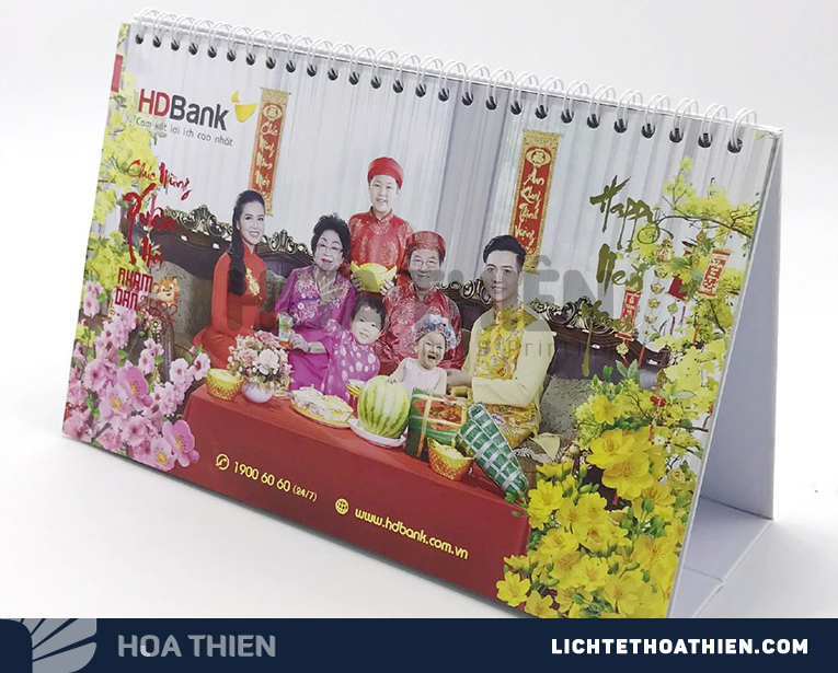 Đặt lịch để bàn 2025 theo yêu cầu