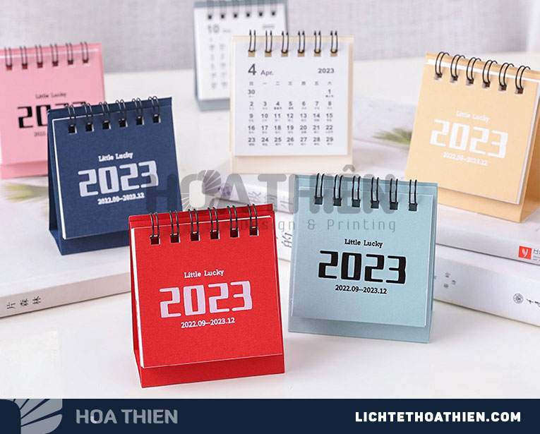 Thiết kế lịch để bàn 2025